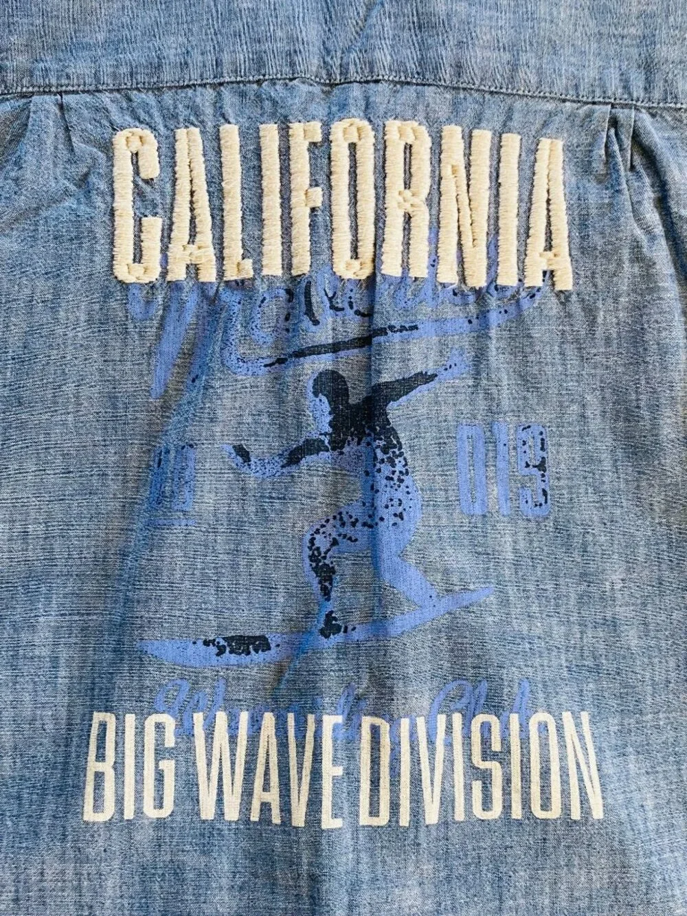 GAP kids boy's chambray button down California surf shirt size 6-7 small